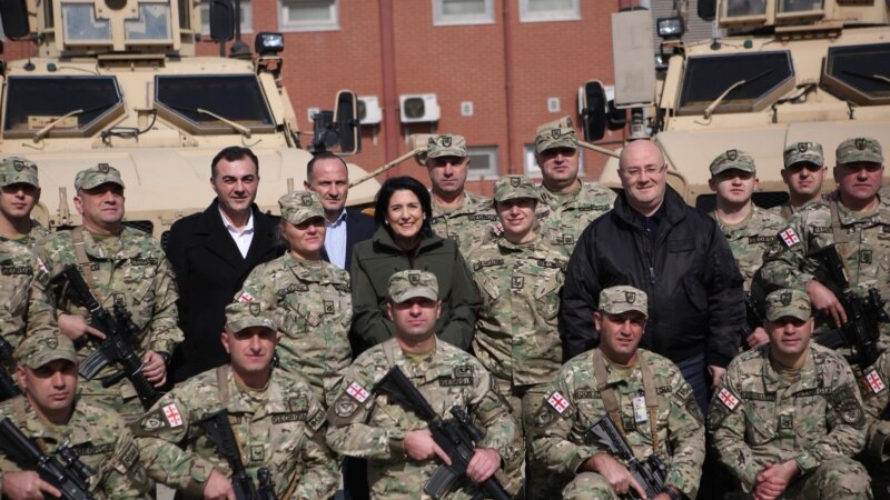 Саломе Зурабишвили отметила Давитоба с грузинскими миротворцами в Афганистане