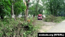 У сквэры пры вуліцы Ландышава