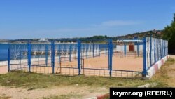 Чи потрапляє в зону сервітуту спортивний майданчик біля пляжу, поки незрозуміло