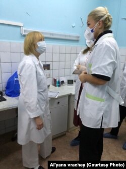 Главврач роддома Марина Курпатова и председатель профсоюза Анастасия Васильева