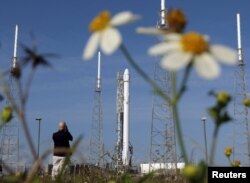 Ракета-носій Falcon 9 на космодромі на мисі Канаверал, архівне фото