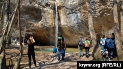 Путешествие к водопаду Козырек в Байдарской долине (фотогалерея)