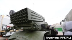 Виставка російської військової техніки в Сімферополі, лютий 2015 року