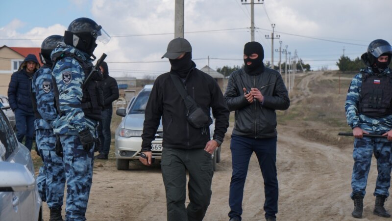 Стали известны имена всех задержанных после массовых обысков в Крыму 