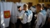 На избирательном участке в аннексированном Россией Крыму