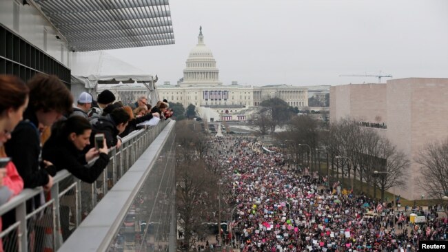 Ženski marš u Vašingtonu je završio pred Bijelom kućom, januar 2017.