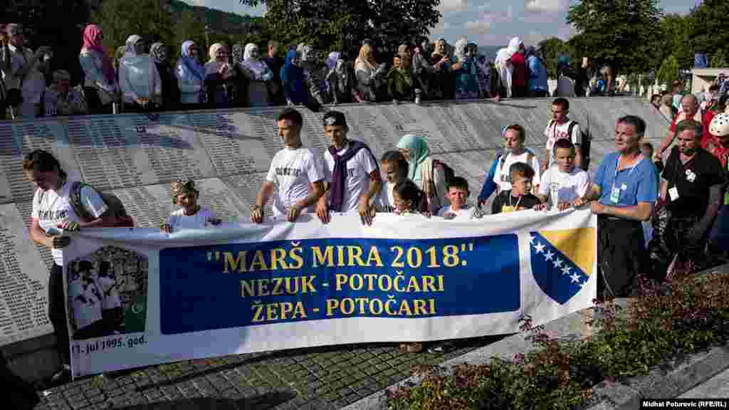 Dolazak učesnika &quot;Marša mira&quot; u Memorijalni centar Potočari.