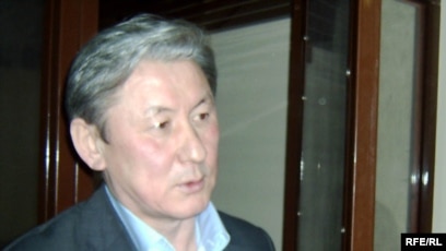 Жылқымен жыныстық қатынасты қараңыз