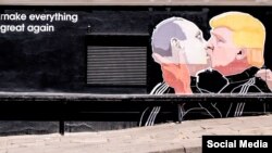 Litvada Trump-ın Putinə rəğbətini əks etdirən qraffiti
