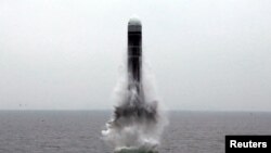 Снимка на изстреляната ракета, разпространена от държавната информационна агенция на КНДР