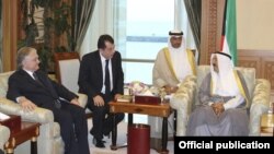 Kuwait - Emir Sabah Al-Ahmad Al-Jaber Al-Sabah (R) meets with Armenian Foreign Minister Edward Nalbandian in Kuwait City, 19Nov2012.