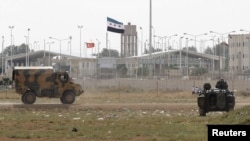 Turske snage kod granice sa Sirijom kod mjesta Akčakale, 7. oktobar