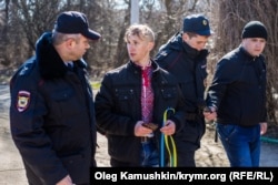 Затримання учасників акції з нагоди 201-річниці народження Шевченка. Сімферополь, 9 березня 2015 року