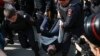 "Прокатить на карусели". Полицейские в Краснодаре пытали участника митинга