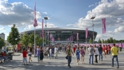«Донбас Арена» перед півфінальним матчем Євро-2012. Shutterstock