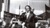 Алесь Адамовіч выступае на першым Чарнобыльскім Шляху, Менск, 26 красавіка 1989 г.