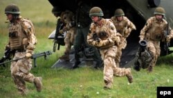 بریتانیا صد سرباز دیگر به افغانستان خواهد فرستاد.