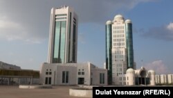 Здания парламента Казахстана. Иллюстративное фото.