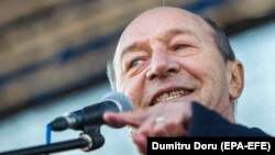 Fostul președinte Traian Băsescu, candidat PMP la Primăria București, amenință că îl scoate în șuturi pe Ludovic Orban de la Palatul Victoria, dacă va pierde alegerile în București