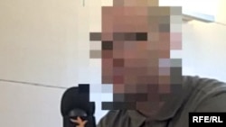 Икром Якубов попросил не показывать его лицо в видеоинтервью Узбекской редакции Радио "Свобода"/"Свободная Европа".