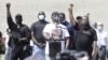 Брат чорношкірого чоловіка, смерть якого спричинила протести в США, висловився проти мародерства