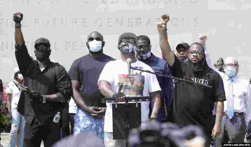 George Floyd's brother Terrence (C) speaks to protesters during a George Floyd Memorial demonstration at Cadman Plaza in Brooklyn , New York, USA, 04 June 2020. A bystander's video posted online on 25 May, appeared to show George Floyd, 46, pleading with arresting officers that he couldn't breathe as an officer knelt on his neck. The unarmed black man later died in police custody. EPA-EFE/JUSTIN LANE