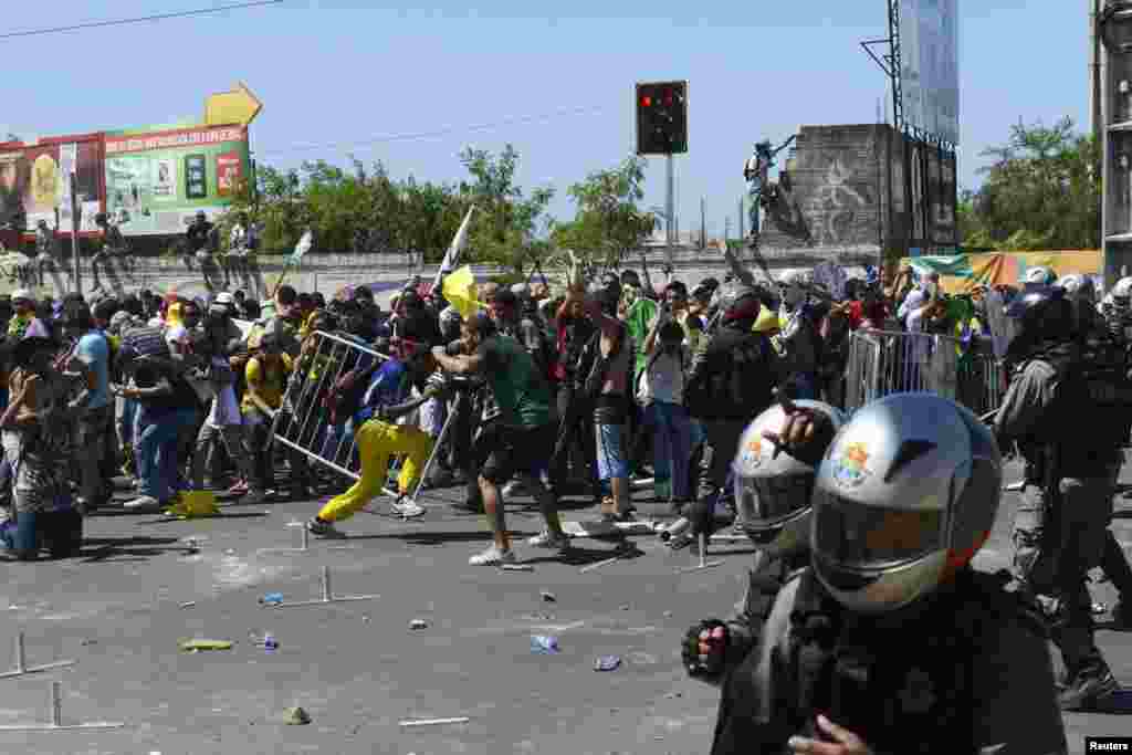 Fortaleza, 19. juni 2013. Foto: REUTERS / Davi Pinheiro 