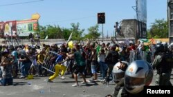 Protestuesit përleshen me policinë në qytetin Fortaleza në Brazil