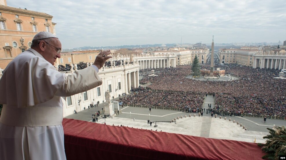 Pamje nga një meshë e Papës Françesk në Vatikan