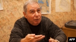 Azerbaijan -- Writer Akram Aylisli speaks during his interview with the AFP in Baku, 13Feb2013