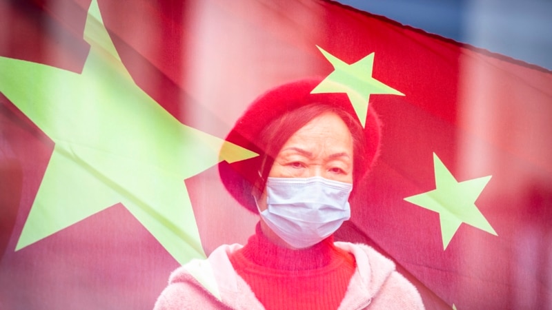 Kina paralajmëron pasoja për Britaninë, për shkak të “ndërhyrjes” në Hong Kong