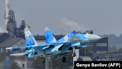 A Ukrainian Su-27 UB fighter (file photo)