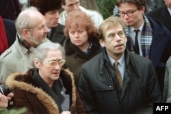Czechoslovak President Vaclav Havel visits Yelena Bonner (left) in Moscow on February 27, 1990.