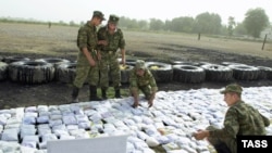 Heroin seized on the Tajik-Afghan border by Russian border guards (file photo)