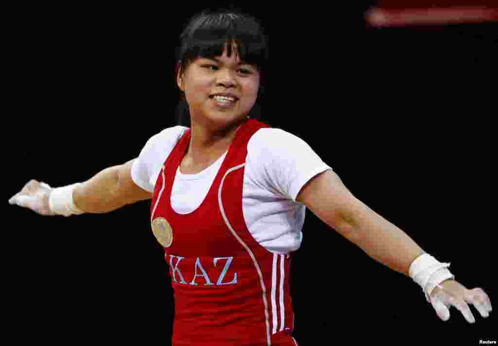 Тяжелоатлетка Зульфия Чиншанло из Казахстана обновила собственный мировой рекорд в толчке и стала двухкратной олимпийской чемпионкой в весовой категории до 53 килограммов. 