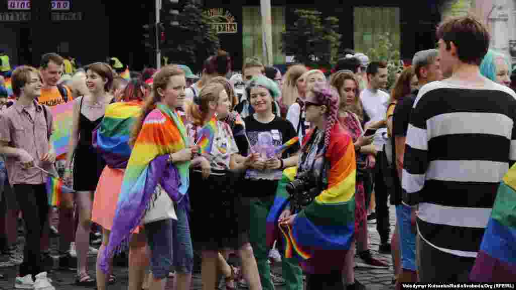 23 июня в центре Киева прошел Марш равенства, организованный ЛГБТ-сообществом Украины. Основная цель акции &ndash; подчеркнуть необходимость соблюдения прав человека и реализовать право ЛГБТ-сообщества на мирные собрания, свободу слова и самовыражения. Подобная правозащитная демонстрация происходит в Украине в шестой раз