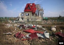 A destroyed building after heavy fighting between Ukrainian forces and pro-Russian rebels near the city of Slovyansk in the Donetsk region.