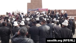 The Osh rally on March 5 in support of the accused lawmakers.