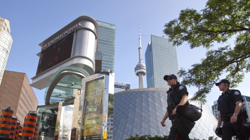 Двајца убиени во престрелка во банка во Канада, шестмина полицајци ранети