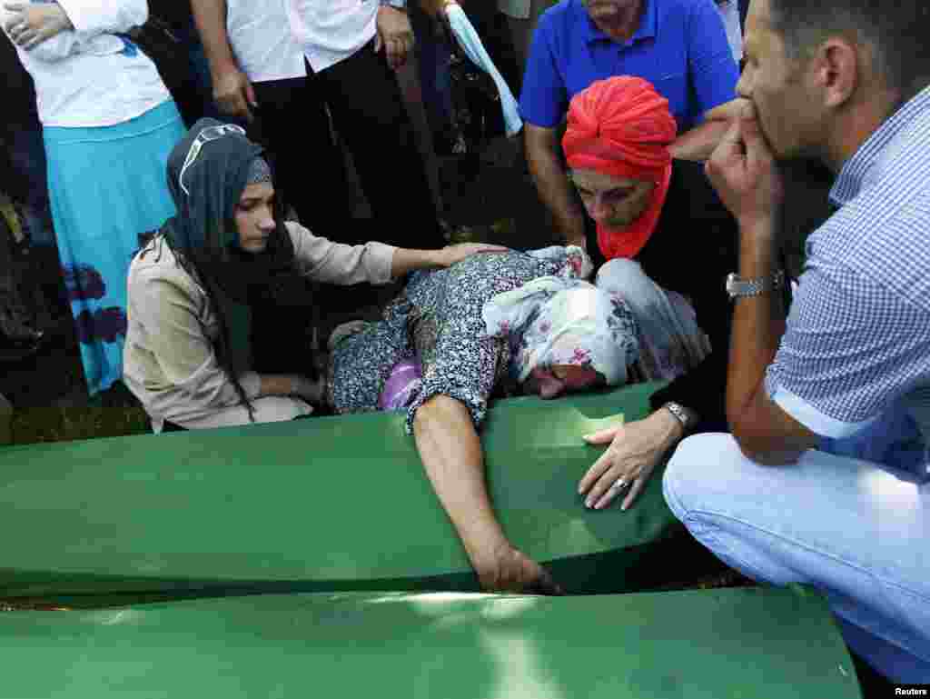 Srebrenica, 11. juli 2013. Foto: REUTERS / Dado Ruvić