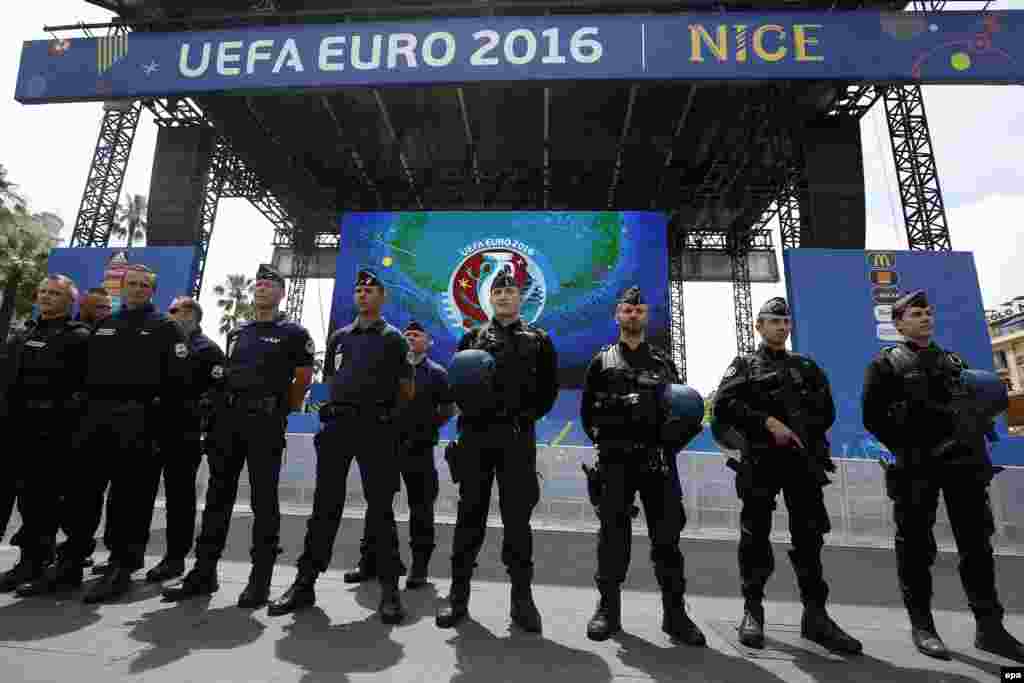 Un campionat european sub supravegherea strînsă a Poliției și forțelor de securitate franceze...