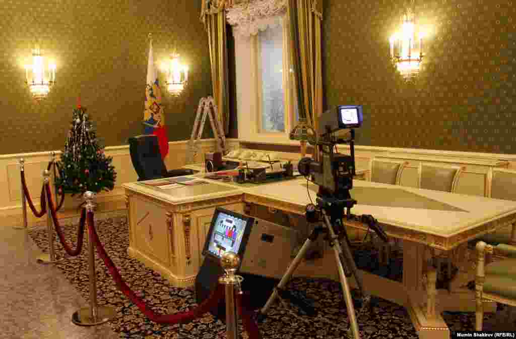 Интерьер рабочего кабинета президента Бориса Ельцина. 