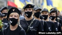 Аскер аялдар Украинанын Эгемендүүлүк күнүндөгү парадда. Киев. 24-август, 2020-жыл