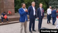 Митинг на площади перед правительством Карачаево-Черкесии