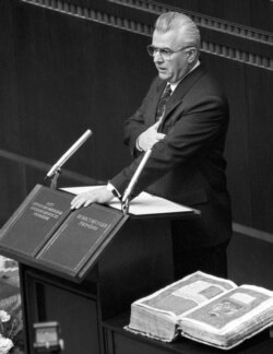 Леонід Кравчук складає присягу президента України. 5 грудня 1991 року