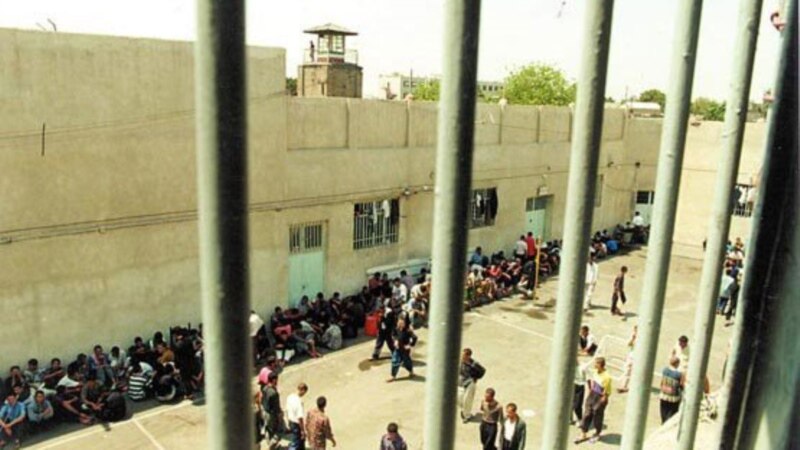 ایران: ۱۱۳۶ تنه افغانان د حبس د پاتې مودې د تېرولو لپاره افغانستان ته لېږل شوي