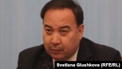 Ержан Қазыхановтың Қазақстан сыртқы істер министрі кезіндегі суреті. Астана, 15 қараша 2011 жыл.
