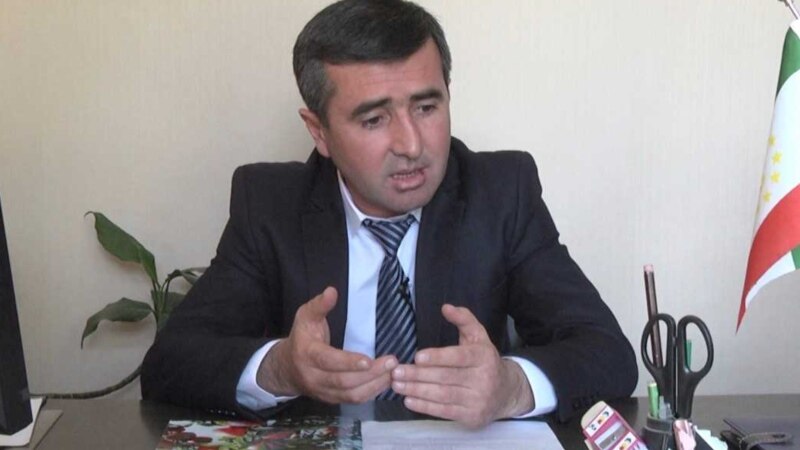 В Таджикистане вернулся к работе чиновник, обматеривший прихожан мечети. ВИДЕО