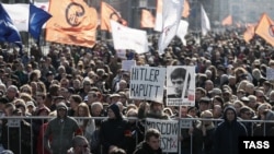 An opposition rally dubbed a "March of Truth," to defend freedom of speech and support Russian independent media was held in Moscow on April 13.