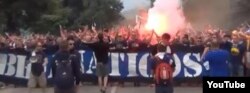 Боснийские футбольные хулиганы перед матчем сборных Боснии и Израиля в 2015 году